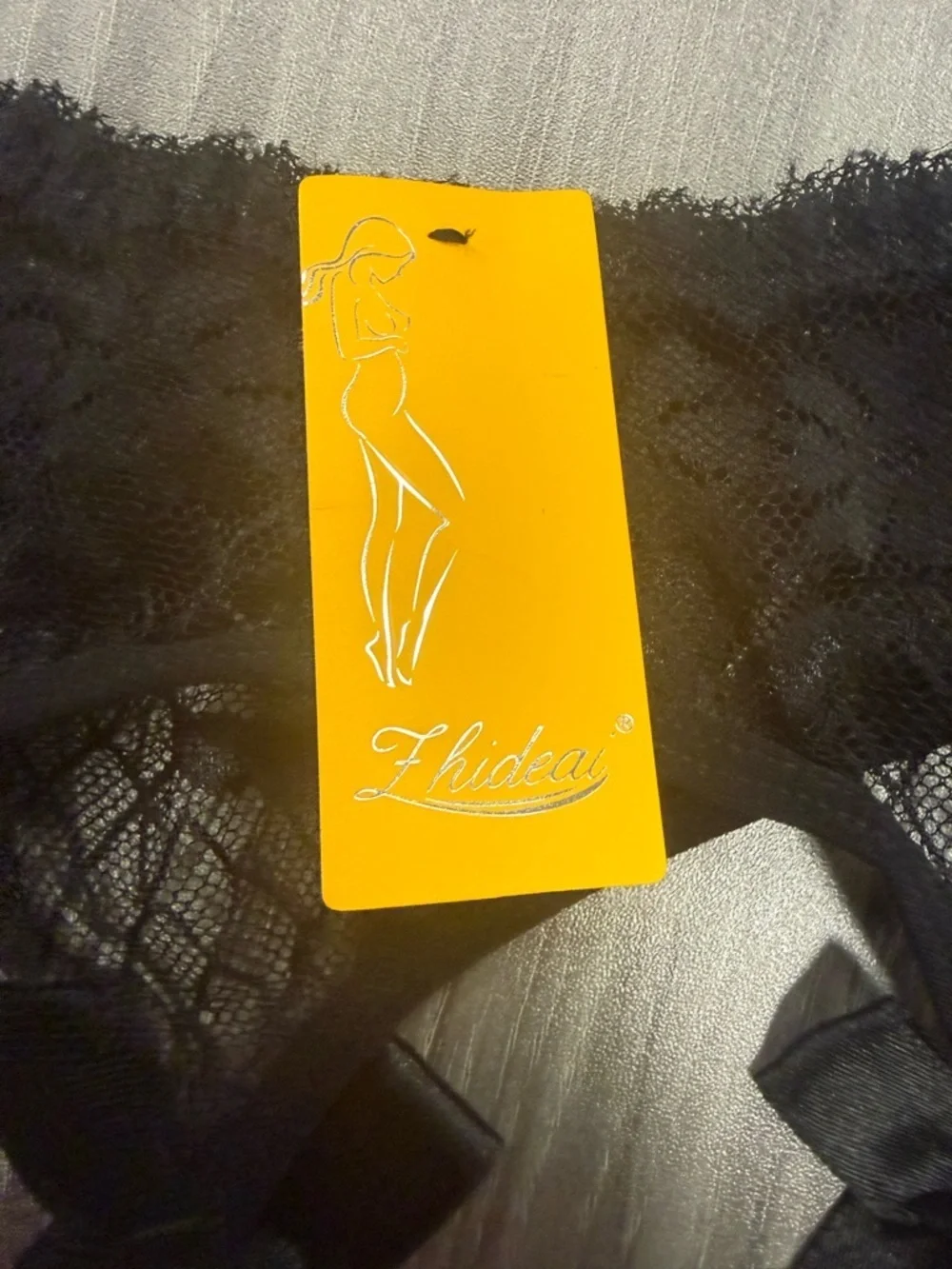 Fhideau description women